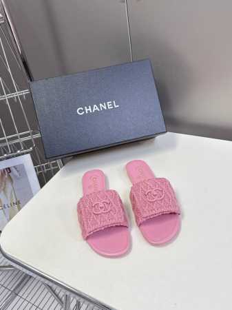 Chanel 香奈儿 25ss 春夏新品度假 毛线懒人拖 鞋小香的一款全新设计 鞋面毛线纯手工编织搭配双C五金装饰 简约百搭上脚超级美的 怎么看都超美 鞋面：采 - 点击图像关闭