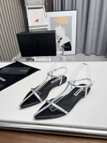 高品质出厂 平底小众潮牌网红款 Jil Sander 吉尔 桑达早春凉鞋系列！春夏最新爆款时髦平底尖头带子凉鞋 这款真的绝了 时髦到飞起 想不到有任何理由可以去