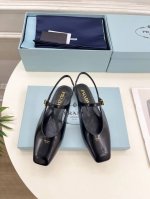 P360 Prada 普拉达 25 2025春夏新品 专柜走秀款 方头后饰带芭蕾平底鞋系列 鞋面：原版高定制开边珠 牛漆皮 内里：进口混种羊皮里 大底：原版意大