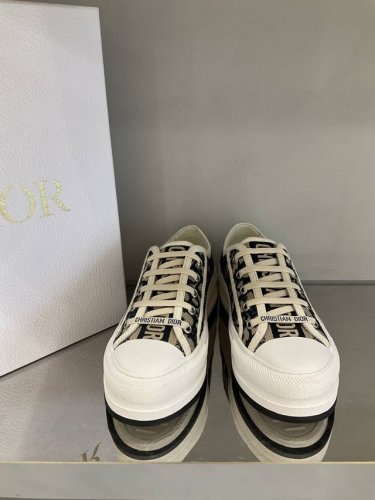 p直销 女鞋 女装 刺绣帆布鞋 全系列配色发售 Size:35-41