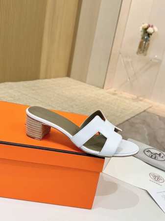 爱马仕Hermes，真皮大底 出厂价 顶级版本！原版开发 鞋面：牛皮 内里垫脚 羊皮 大底：意大利真皮大底 跟高：4.5Cm 码数：34-43注 34 41 4 - 点击图像关闭