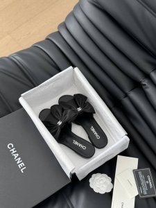 chanel 24S早春新款蝴蝶结拖鞋 一如既往的高版本 经典蝴蝶结版面 鞋面内里羊皮 真皮大底 Size:35-39 其他码数定