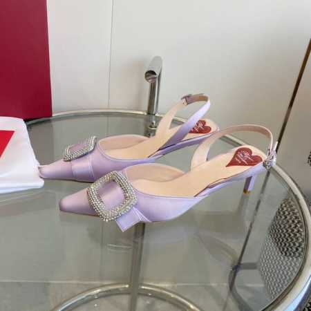 390 Roger Vivier Ss New Arrival～ Rv 早春夏缎面钻扣 Slingback新品后空单鞋 顶级品质 缎面搭配钻扣，高级感拉满 小羊 - 点击图像关闭