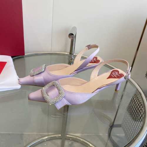 390 Roger Vivier Ss New Arrival～ Rv 早春夏缎面钻扣 Slingback新品后空单鞋 顶级品质 缎面搭配钻扣，高级感拉满 小羊