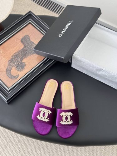 Chanel 25p新款双C拖鞋 春夏新款 高版本高品质 鞋面绸缎 垫脚羊皮 真皮大底 size:35-39 其他码数定做