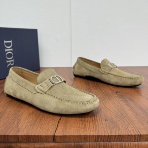 Dior 迪奥 Dior Odeon便鞋 粒面牛皮 绒面牛皮 荔枝纹牛皮多重风格可选！延续经典豆豆鞋设计风格，皮革与扣带的经典搭配，紧致皮革制作，彰显优雅气质！