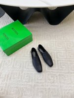 出厂价 BOTTEGA VENET 极简平底乐福鞋 包子鞋 超舒服 云朵感 女士Astaire乐福鞋 精致平底 包裹面料 同色跟皮 用心设计 绝不马虎 耐穿舒适