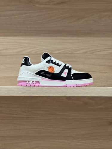 顶级版本 Trainer 24FW秋冬新色 原版精准CP！鞋型无限接近，精细工艺出品 一如既往地好货出炉！原版材料定制！面料原版牛皮，内里透气网布，私模大底！