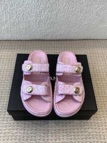CHANEL 25ss 春夏沙滩拖鞋 凉鞋 系列 香奈儿 国内国外专柜断货王，找遍国内专柜心心念念终于到手第一眼开箱看到实物让我太惊讶了，太喜欢了呼吁闺蜜们组团