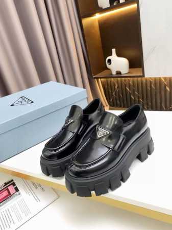 工厂现货秒发2024款PRADA普拉达今年开挂啦 无敌逆天开挂的Prada，瞬间出的款款美鞋都是神仙鞋子款款都是心头爱呀原版开发专柜新款！高端品休闲鞋 原版完美 - 点击图像关闭