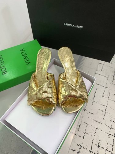 Bottega Venetabv Blink系列纽结编织饰带高跟凉拖鞋 Ins 小红书巨多网红明星上身 真的太美了高级穿着又仙女 简约时髦又有设计感而且非常非常