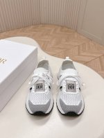 情侣款 Dior Chrono迪奥 高版本新款.休闲.商务.集一体运动鞋. 简约超级百搭. 鞋面搭配 Logo布标.上脚完美奢华可任意搭配春夏秋冬服饰. 上脚更