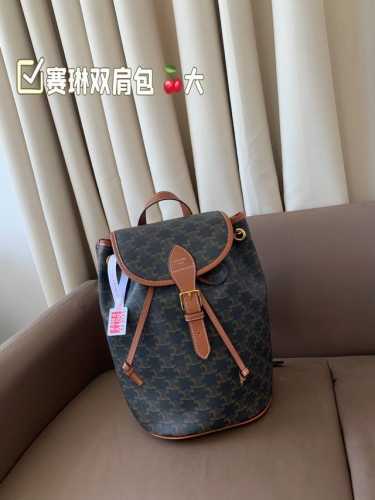 大号 赛琳双肩包 Celine新品预告本命老花Mini双肩包 释放双手！复古小巧 实用性设计肩带长度可调节容量满满经典学院风休闲日常 老花经典加持日常的优秀单品