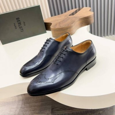 berluti 布鲁提高端真皮大底正装皮鞋 采用进口牛皮鞋面 柔软有型 手工改色工艺 低调奢华气质 舒适透气版型 小牛皮真皮垫脚 进口真皮大底 彰显不凡态度 全