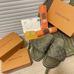 出厂 Louis Vuitton 路易威登专柜 顶级首发 八色发售 Lv印花魔术贴拖鞋 官网同步 时尚穿搭 明星同款 原标 原盒 正确版本 定制印花鞋面 内里真