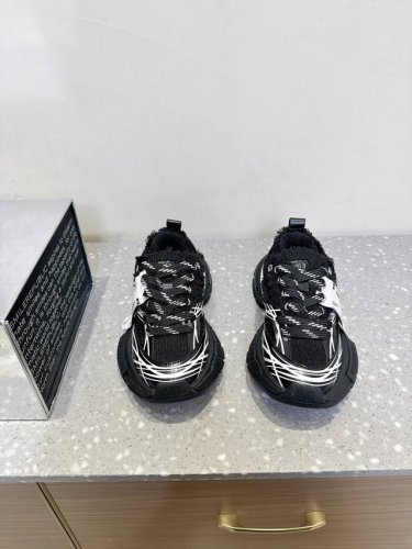 男码+10 Smile Republic 25Ss早春新款 厚底 老爹鞋 休闲鞋 今流天行素元，絮花絮工边艺，宽大带鞋蝴蝶结理纹式形呈现 大鞋头外底颇形具古复感