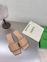 Bv parco 女士穆勒拖鞋 系列 15 毫米级 编织单鞋 真皮手工编织 杏色 编织 这款经典款 简直Bv最新天花板啦 双色彩色百搭 简约一块皮15毫米抽条