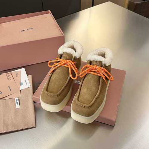 MiuMiu*缪缪2024秋冬最新爆款 厚底高帮乐福鞋从皮里做到毛里的大爆款！强烈安利人手一双！整双鞋方头的设计超显脚瘦，线条感极强，增高显瘦神器！TPU大底+