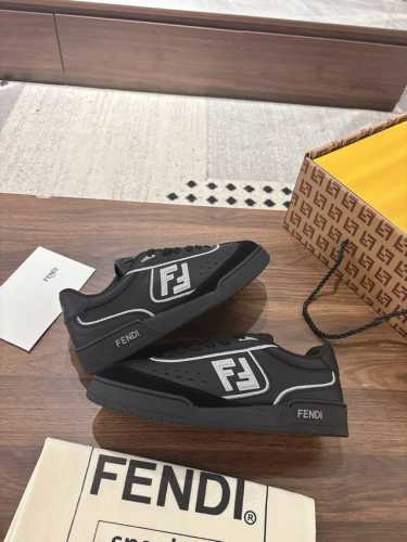 情侣款顶级版本 批 女 35-40 40定做 批 男 39-45 45定做 Fend*芬迪2025新春爆款系列 情侣休闲运动鞋 Fd Match 原版Rmb10