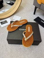 Chanel香奈儿走秀款拖鞋 完全原版一比一复刻打造 版型超级正 最新时尚的设计 火遍全网的单鞋 上脚又酷又时髦 五金全部开模复刻 独特设计最为抢眼吸晴 上脚还