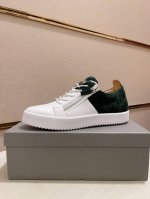 工厂价 Giuseppe Zanotti 朱塞佩 萨诺第，出身于著名的奢侈品王国意大利，品牌创始人是位不折不扣的潮人，牛皮鞋面，舒适牛皮内里。其设计的鞋子也是独