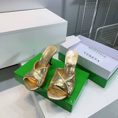 高品质出厂 ！顶级品质Bottega Veneta葆蝶家2025春夏新品Bv爆款夏季圆头Blink中跟穆勒凉拖鞋！Ins&小红书巨多网红明星上身！上脚超性感！真