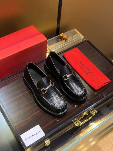 商品名称：Ferragamo 菲拉格慕 正规码数: 38-44 皮鞋 商品材料：精选 牛皮鞋面，舒适牛皮内里；原厂大底。