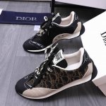 商品商标 Dior 迪奥 休闲鞋 正码码数: 38-44 45.46定做不退换 商品材料 精选磨砂牛皮拼接印花牛皮鞋面 网内里 原版大底