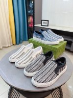 出厂价P Gucci 古奇 男士最新小白鞋系列休闲便鞋！官网1：1打造。鞋面:采用进口牛皮，电绣搭配内里:采用优质头层猪皮柔软舒适。挑剔的选料精致的做工给您最好