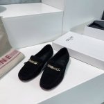 高品质出厂430！顶级品质Celine赛琳25春夏新款中性复古凯旋门五金扣流苏平跟乐福鞋！四季可搭配的乐福鞋款，赛林这两年确实很受欢迎，将最经典的元素都融入其中