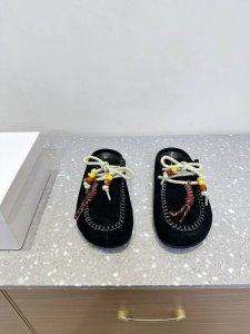 laberthree 小众潮牌 25Ss春夏新款 博肯 半拖 看一眼就忘不了的复古日系，舒适的氛围感穿搭 最近的心头爱最近的心头爱啦 ，超级软超级舒服，入股不亏