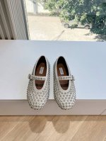 原版购入法国一线奢侈品牌Alaia 阿莱亚24Ss法式仙女芭蕾舞平底跳舞鞋，Alaia品牌源自其创始人，Azzedine Alaia是上世纪80 年代“超紧身性