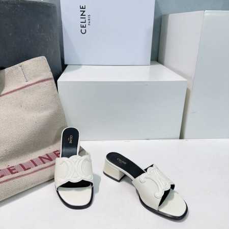高品质出厂 ！顶级品质CELINE赛琳25春夏新款简易粗跟小凉鞋 凯旋门五金扣饰凉鞋！百搭M多裙子 裤子，网红搭配不同颜色袜子穿也超级洋气看似简单的凉鞋却历经多 - 点击图像关闭