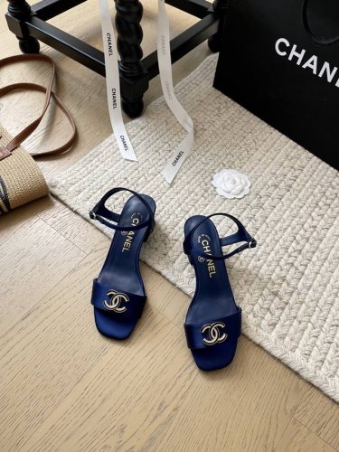 Chanel 25K早春新款玛丽珍新款凉鞋！ 顶级版本！抢先发售 鞋面绸缎 内里羊皮 真皮大底 跟高4Cm 码数：35-40 定制不退不换