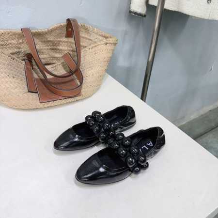 高品质出厂 ！小众潮牌 Alaia 阿莱亚25AW春夏新品走秀款糖果色平底玛丽珍松紧圆扣单鞋芭蕾舞鞋 众多网红同款！甜酷芭蕾风 人气超高的一款芭蕾舞鞋，浪漫又迷 - 点击图像关闭