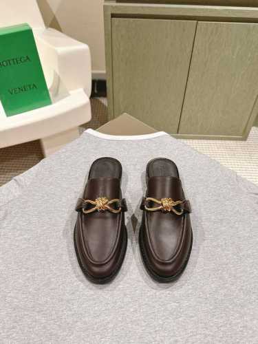 BOTTEGA VENET* 皮质编扣，女士Astaire穆勒拖！原版一比一做法 一致五金 当今流行的又一趋势 天花板啦，精致平底 包裹面料 同色跟皮 用心设计