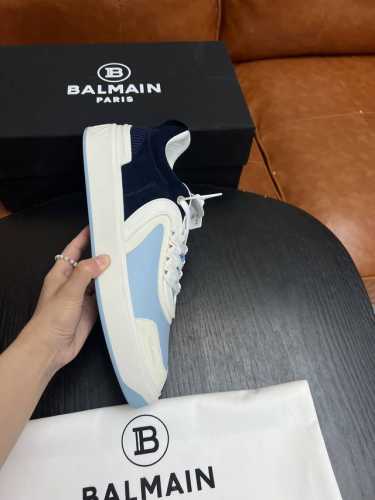 实价 Balmain巴尔曼b-Skate运动鞋 B-Skate 多材质拼接撞色运动鞋 ，鞋面饰有白色鞋带，皮革拼接鞋舌点缀 Balmain 徽标， Tpu 鞋底