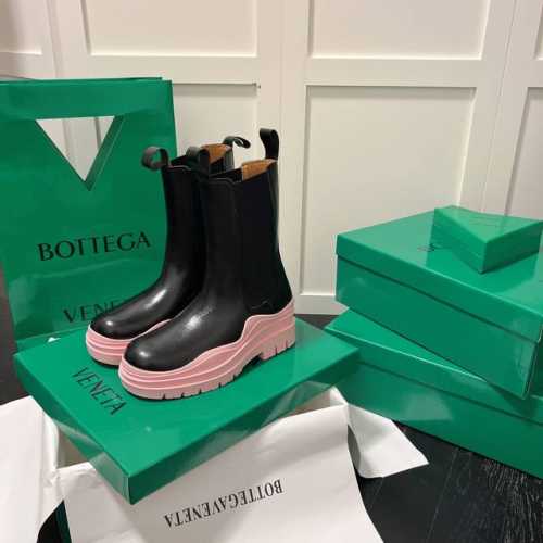 橙子出厂价 BOTTEGA VENETA 秋冬经典款 BV厚底中筒靴 烟筒靴 切尔西靴 真正的经典 永不过时 葆爹穿搭 时尚最前沿 跟高：5.5CM 码数：35