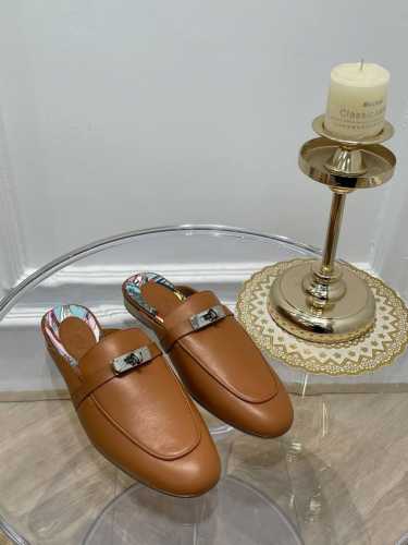 爱马仕 HerméS 乐福攀扣五金拖鞋 高品 原版工艺 经典棕 款式经典 简约 此款主要对比的就是工艺 品质 爱马仕 HerméS 夏天开始不一样的夏天生活 爱