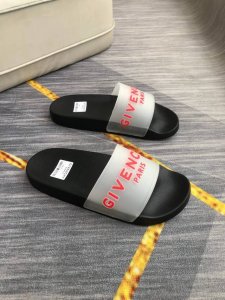 工厂P价P： 巴黎世家 牌奢品男士拖鞋，休闲宽松舒适型。上图片必爆款 Size：35-46