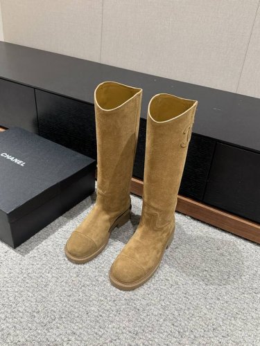 顶级品质 Chanel fw24 new arrival～ 小香2024秋冬新款｜长筒骑士靴 小香每年都有类似款马靴，今年这款感觉 更有型，简约时髦 上脚超级舒