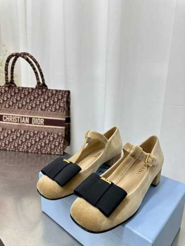 高品质 Prada 普拉达 25ss 早春新款粗跟圆头 蝴蝶结玛丽珍经典时尚配色 豪无费力的优雅风来袭 时髦 精致绝美包头 外穿时尚气质简约新款日常美出高级感，