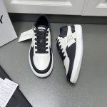 最新款纪梵希Givenchy G Move系列、系带低帮休闲运动男鞋到货。 这款男士板鞋精选进口柔软头层皮革+定制丝绸牛皮，后帮加衬增加舒适感，鞋舌饰以Ghy