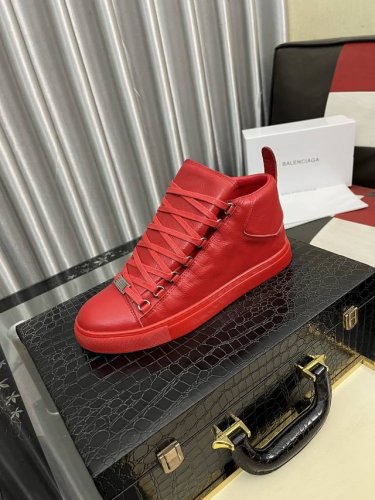 调工厂P价 男装男鞋 运动原单 Balenciaga [巴黎世家]。官网最新款、欧洲原版购入拆解 1:1复制 原版大底 脚感Q弹柔软 面料进口牛油皱纹皮，细密皮