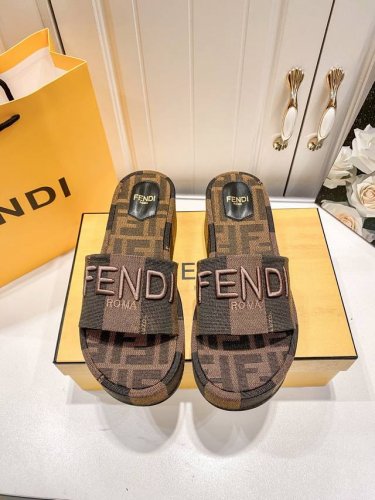 橙子出厂价p fendi 芬迪 春夏新款 松糕厚底增高凉拖鞋 设计灵感改创于今年秀场的主推系列鞋履 当季新品拖鞋 众所周知 鞋子永远设计为高级感满满的 高端大气