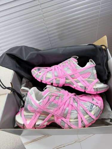 balenciaga 巴黎世家 蜘蛛侠情侣款老爹鞋 全新升级款3Xl系列传承与经典 以标志性Balenciaga廓形抽象大底 碰撞出前卫时尚模范新创意 独家私模