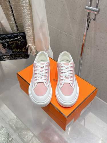 顶级版本 400 男10 Hermes 爱马仕休闲鞋情侣款 H家 四季新品运动鞋 Dy Kelly金属扣休闲运动鞋小白鞋 这双 Kelly 小白鞋真的颜值爆表！