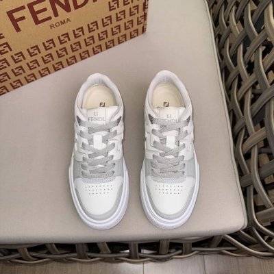 Fendi Match厚底运动球鞋｜情侣款｜Ff最新元素注入复古的设计｜超经典百搭系列｜鞋面采用牛皮和牛猄拼接组合｜侧面凸起的双f Logo｜5Cm增高pu发泡
