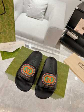 Gucci情侣款拖鞋 顶级版 春夏网红必备拖鞋 Yp一比一还原，所有细节 材质 舒适度 全部跟原版一样了 复刻度98%。码数：女35-40男39-44 - 点击图像关闭