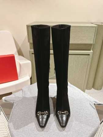 菲拉格慕专柜秋冬系列新品长靴鞋型线条流畅 版型超赞 上脚舒适.增高.显瘦.拉长腿部线条，百搭时尚短靴必选！ 进口羊京面牛漆皮 小羊皮内里 意大利高密度真皮大底 - 点击图像关闭